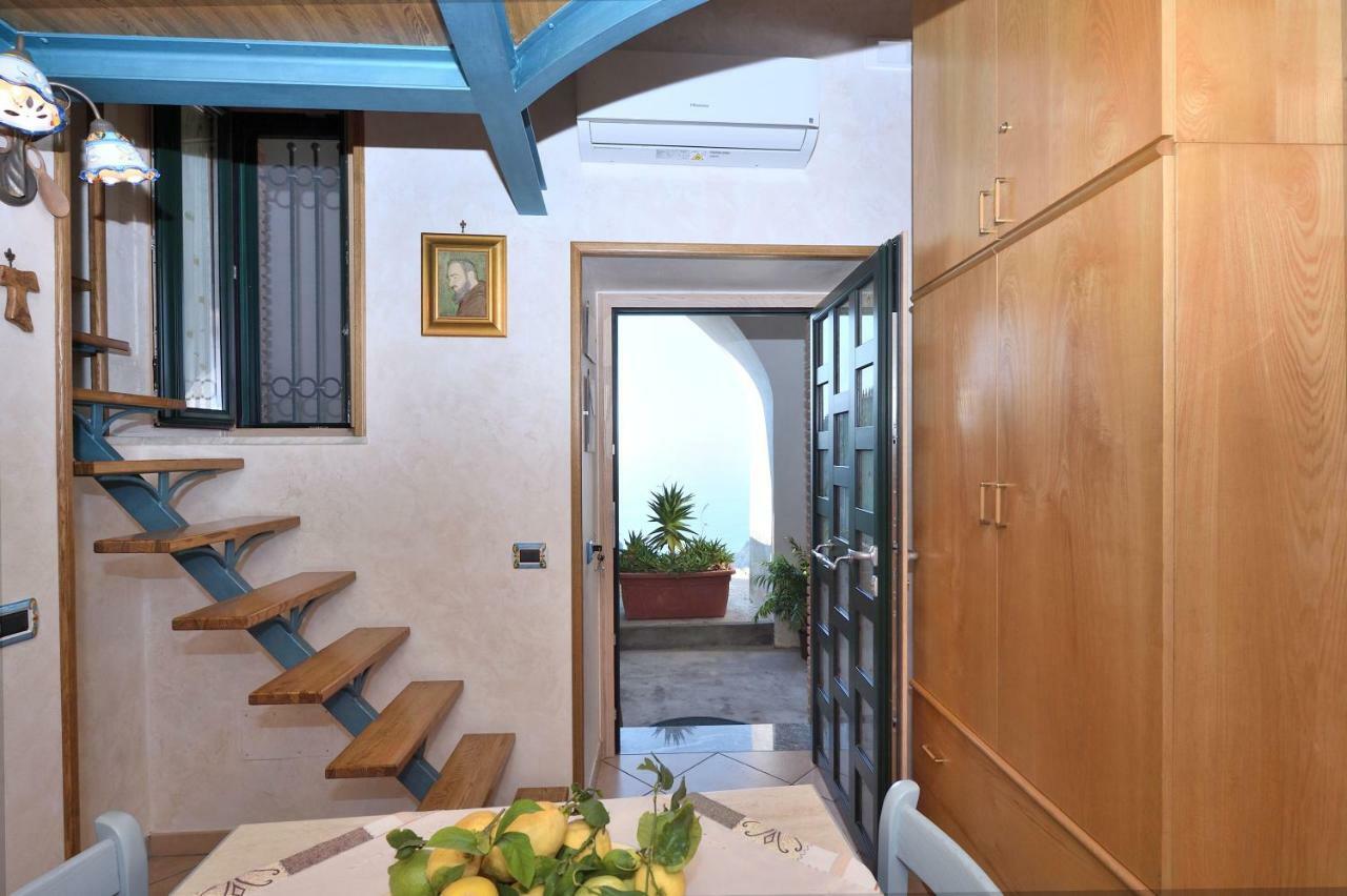 Pontone On The Sea Apartment Scala Εξωτερικό φωτογραφία